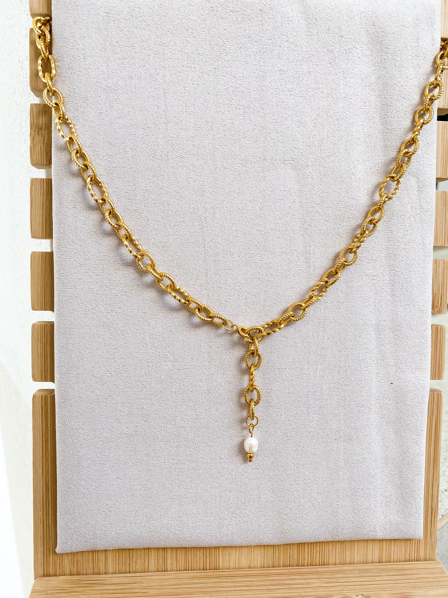 Goldene Kette mit groben Gliedern