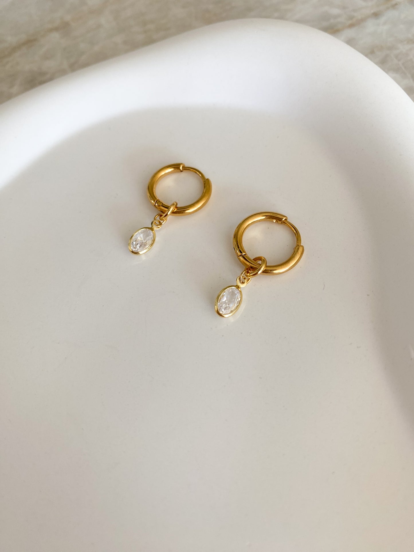 Classy STELLA Ohrringe mit Zirkonia